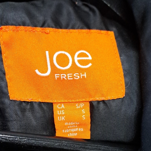 Women's Black Puffer Vest - Picture 2 of 2
